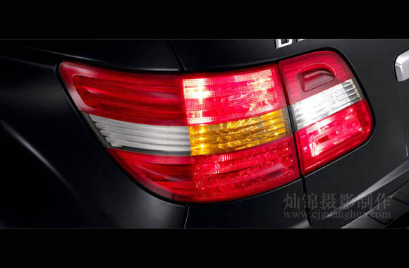 奔驰B200 汽车尾灯拍摄,汽车平面摄影上海汽车平面摄影奔驰B200平面摄影车标 LOGO