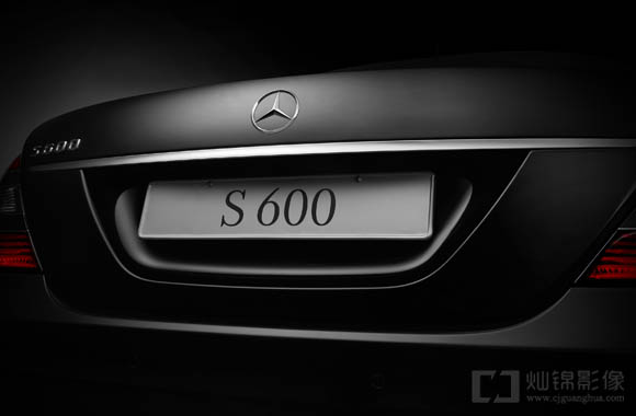 奔驰S600 汽车尾部LOGO摄影